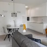 Bartine - Modern And Spacious Flat Near The Sea, Free Parking Space *