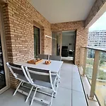 Bartine - Modern And Spacious Flat Near The Sea, Free Parking Space 公寓 *