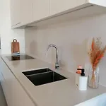 Bartine - Modern And Spacious Flat Near The Sea, Free Parking Space 公寓