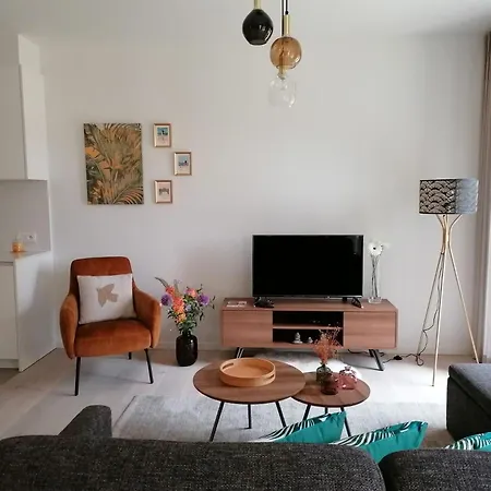 Bartine - Modern And Spacious Flat Near The Sea, Free Parking Space Lägenhet