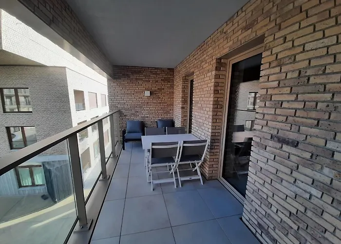 Bartine - Modern And Spacious Flat Near The Sea, Free Parking Space 公寓 *