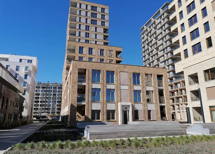 Bartine - Modern And Spacious Flat Near The Sea, Free Parking Space Apartment