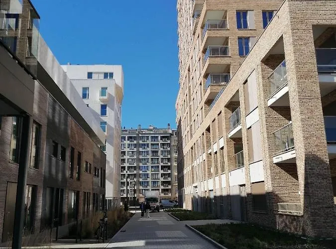 Bartine - Modern And Spacious Flat Near The Sea, Free Parking Space * 奥斯滕德