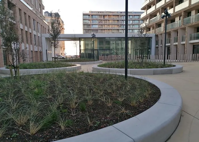 Apartment Bartine - Modern And Spacious Flat Near The Sea, Free Parking Space