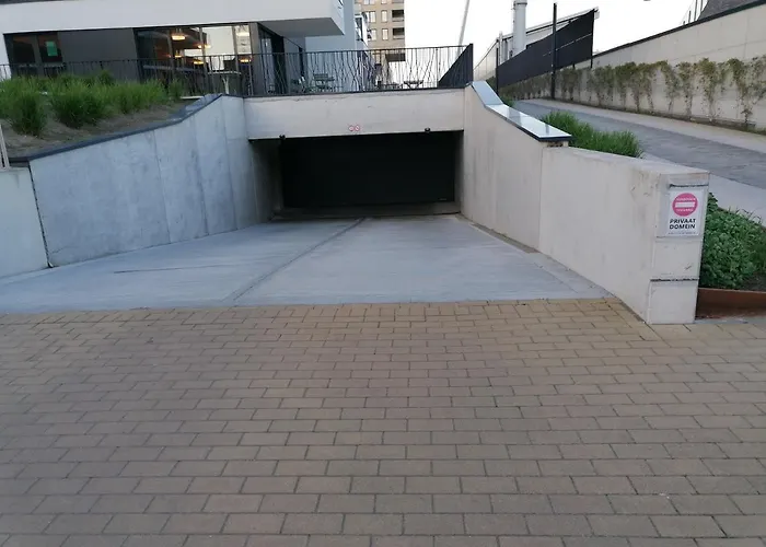 Bartine - Modern And Spacious Flat Near The Sea, Free Parking Space 公寓 *