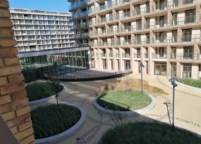 Bartine - Modern And Spacious Flat Near The Sea, Free Parking Space *