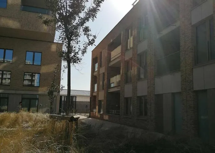 Bartine - Modern And Spacious Flat Near The Sea, Free Parking Space 公寓 *