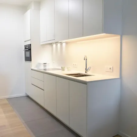 Bartine - Modern And Spacious Flat Near The Sea, Free Parking Space *