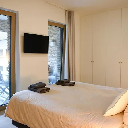 Apartman Bartine - Modern And Spacious Flat Near The Sea, Free Parking Space