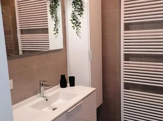 Bartine - Modern And Spacious Flat Near The Sea, Free Parking Space Ostende