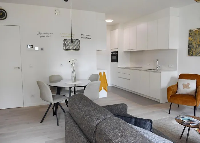 Bartine - Modern And Spacious Flat Near The Sea, Free Parking Space *