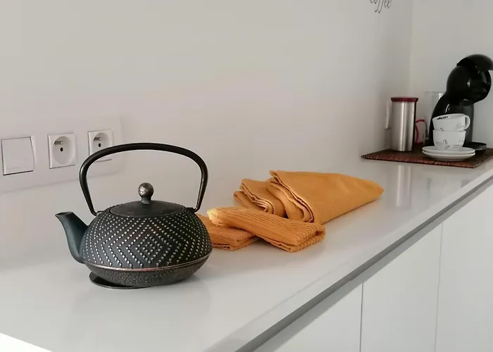 Bartine - Modern And Spacious Flat Near The Sea, Free Parking Space